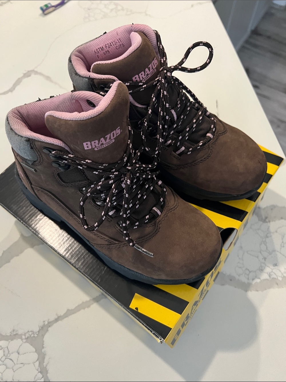 Brazos Women's Brown Lace-Up Steel  Toe / Hiking Boots with Pink Lining